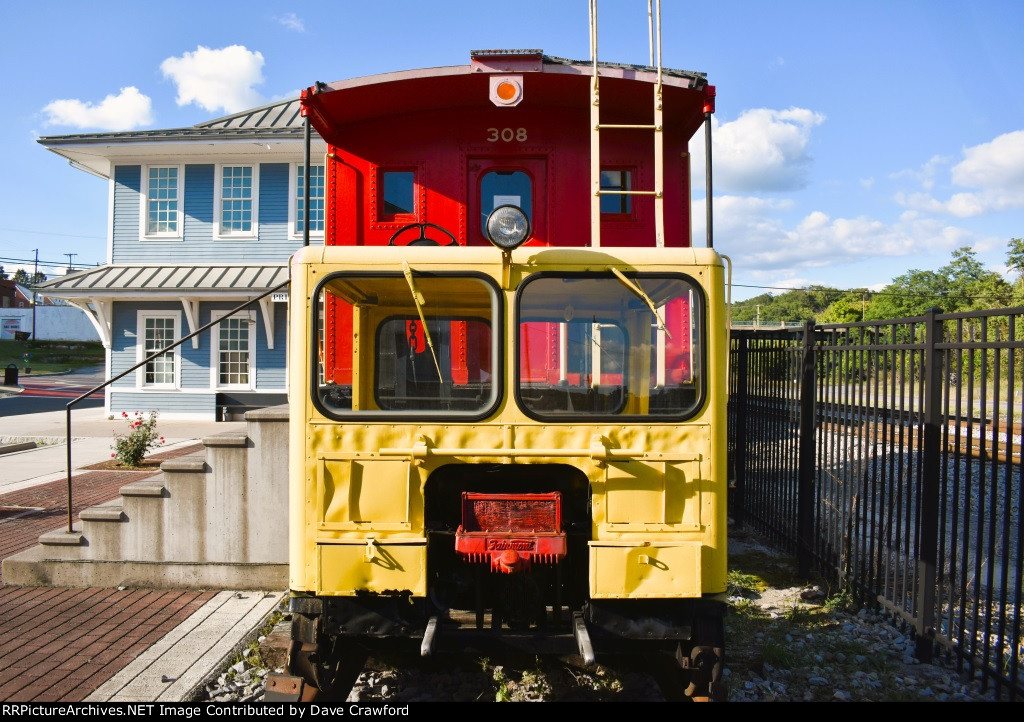 Virginian RR Caboose and MOW Equipment